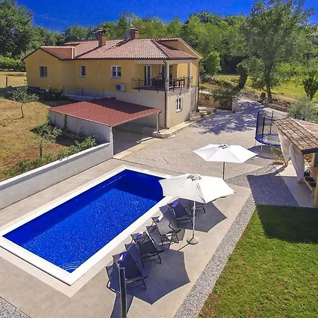 Casa Elizabeta Vizinada